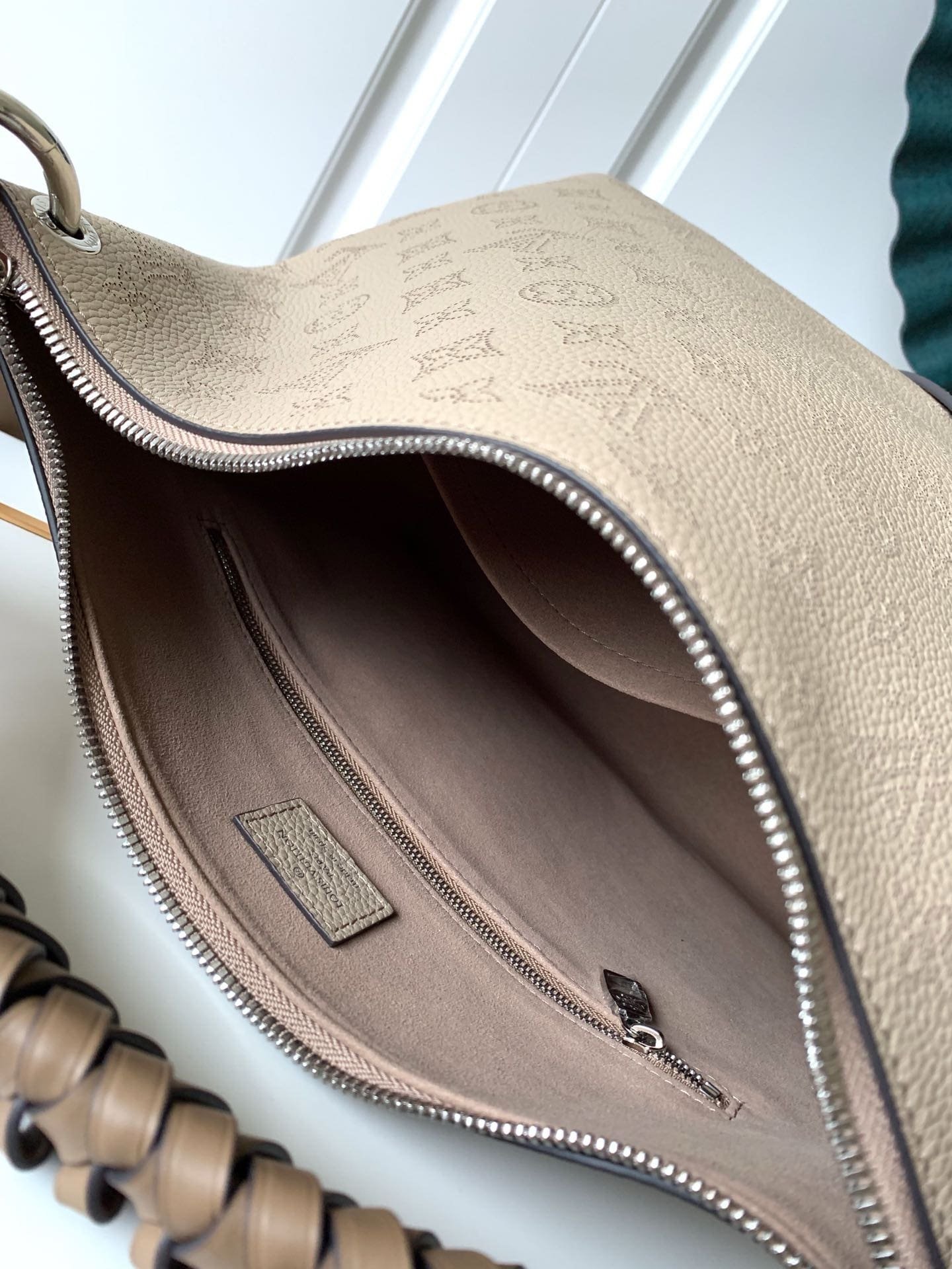 L0vis Vvtt0n M56084 Beaubourg Hobo MM