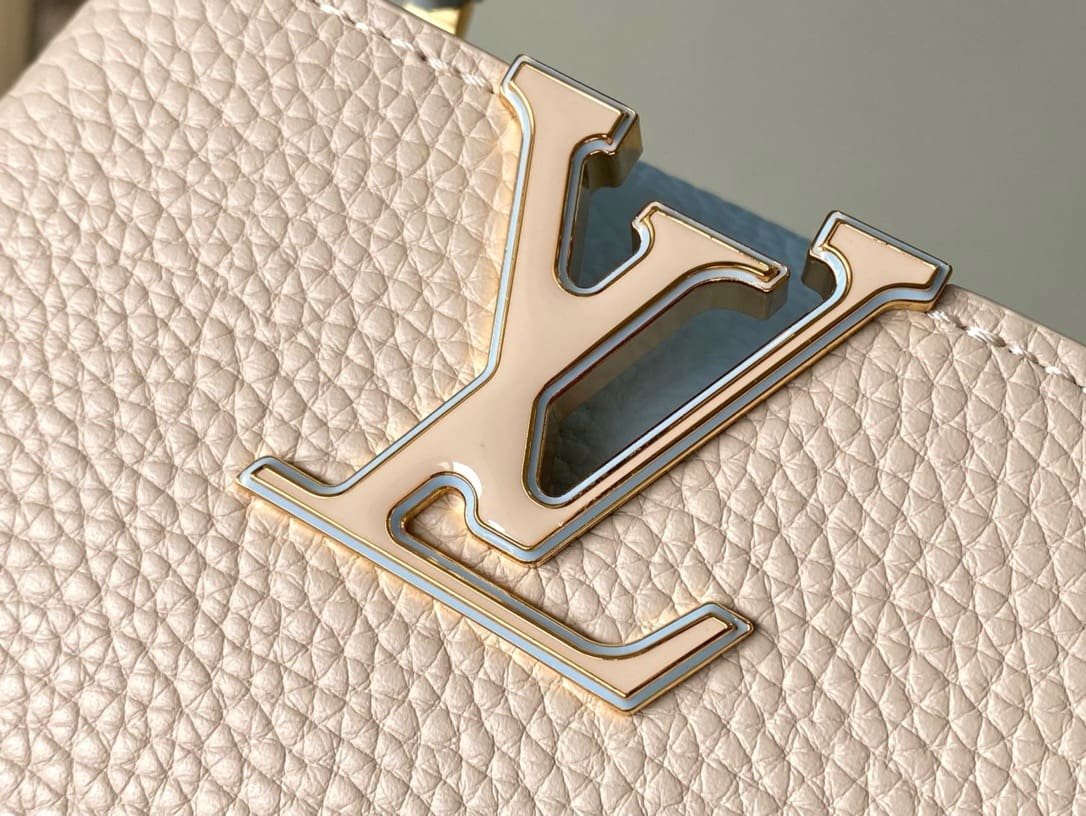 L0vis Vvtt0n M23952 CAPUCINES NANO BAG
