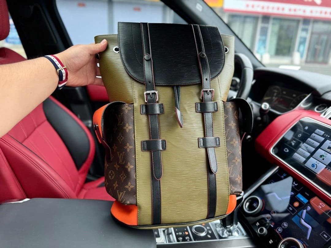 L0vis Vvtt0n Backpack