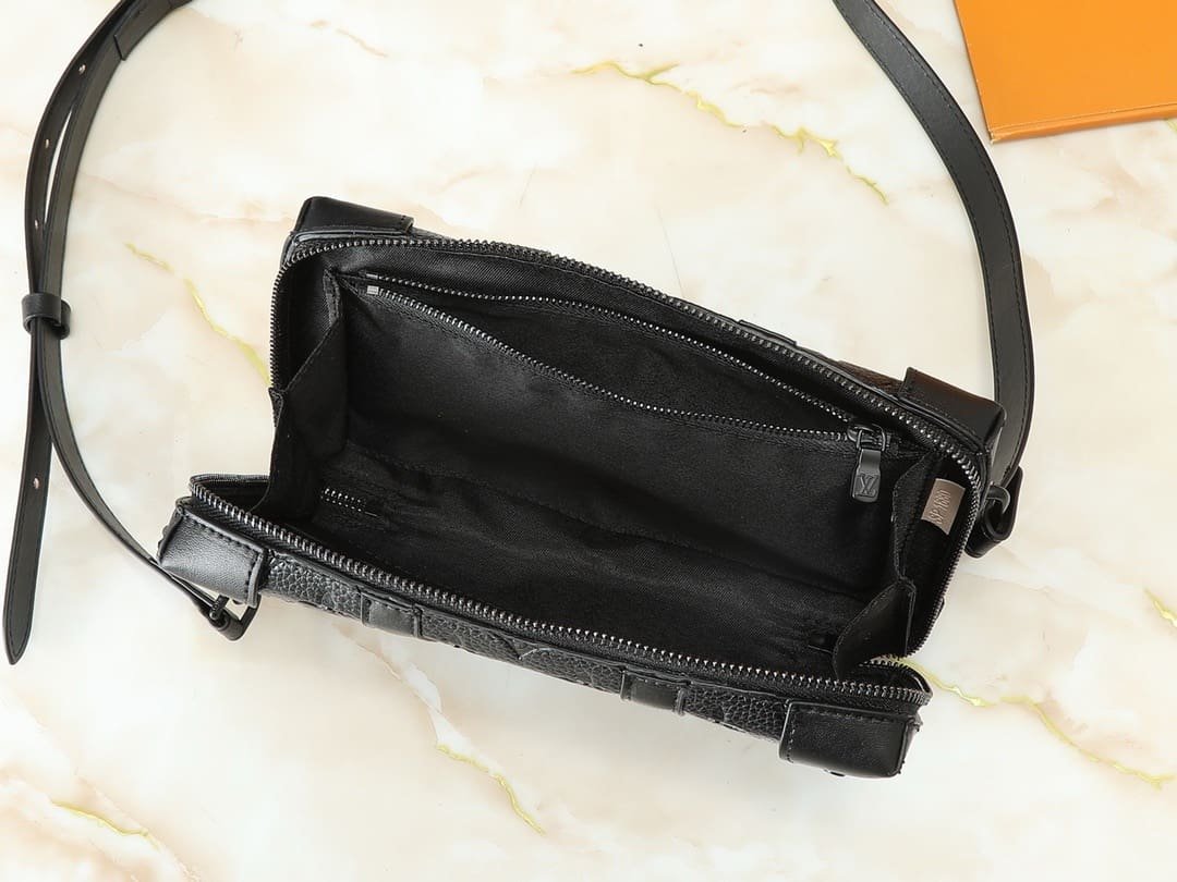 L0vis Vvtt0n M80224 Soft Trunk Wallet