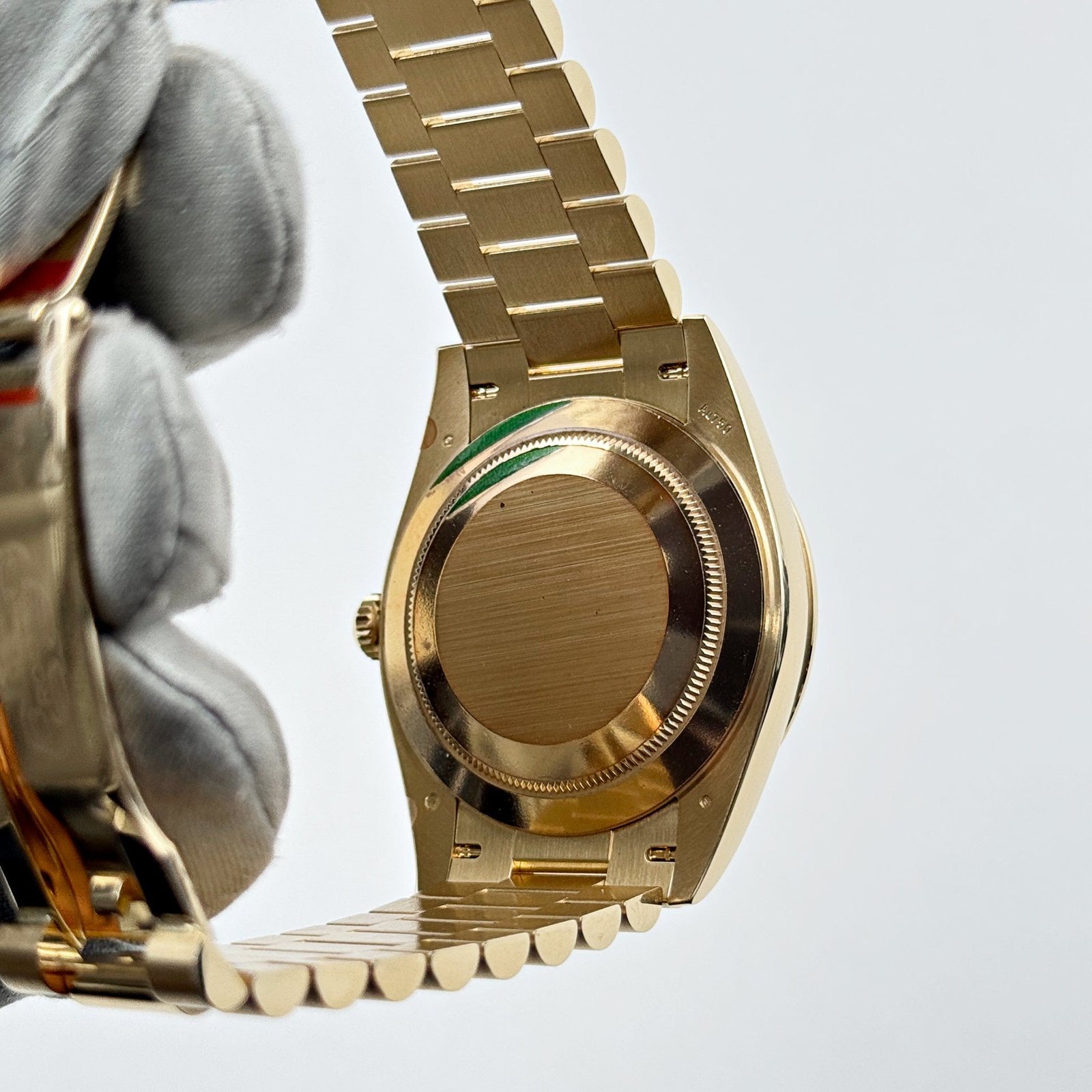 R01ex Day-Date 40 228348RBR Yellow Gold Green Roman Numeral Dial D1am0nd Bezel (2024)