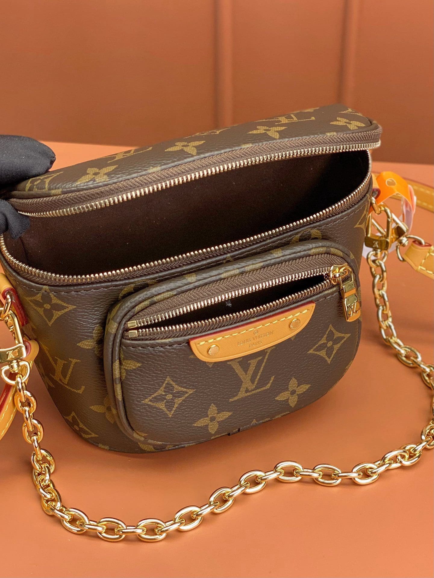 L0vis Vvtt0n Mini Bumbag M82335