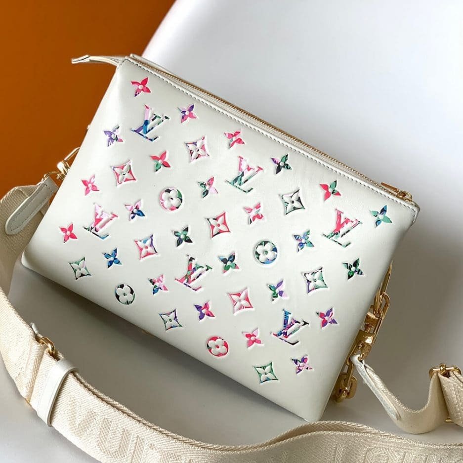 L0vis Vvtt0n Coussin PM M21209