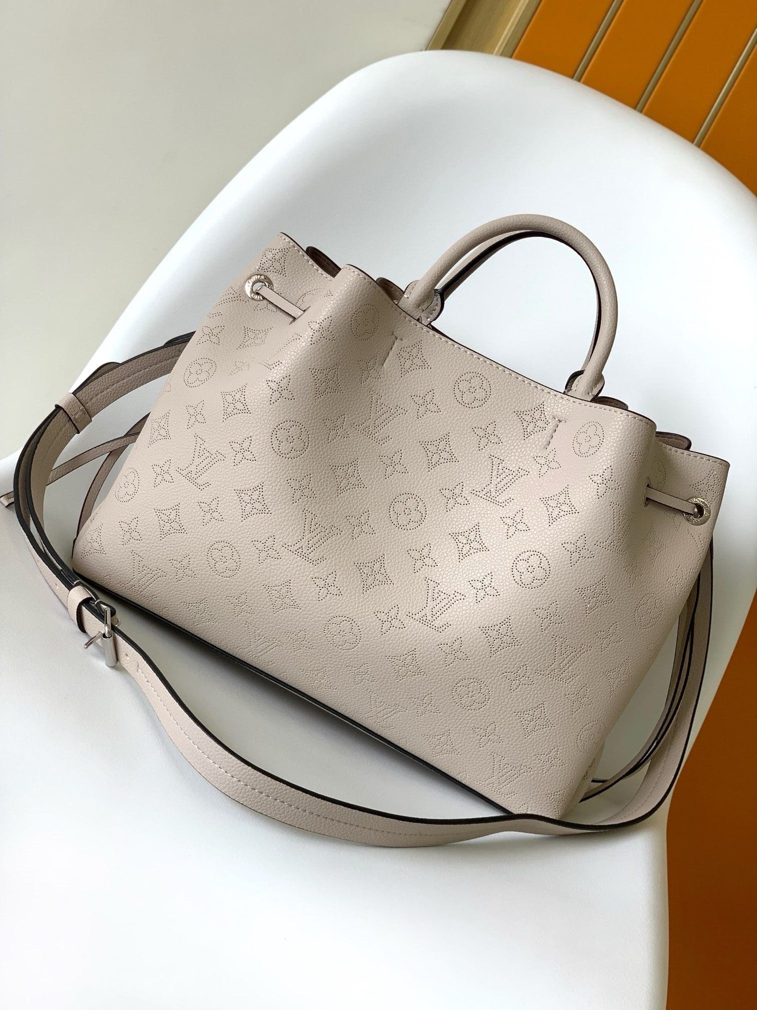 L0vis Vvtt0n M59201 Bella Tote