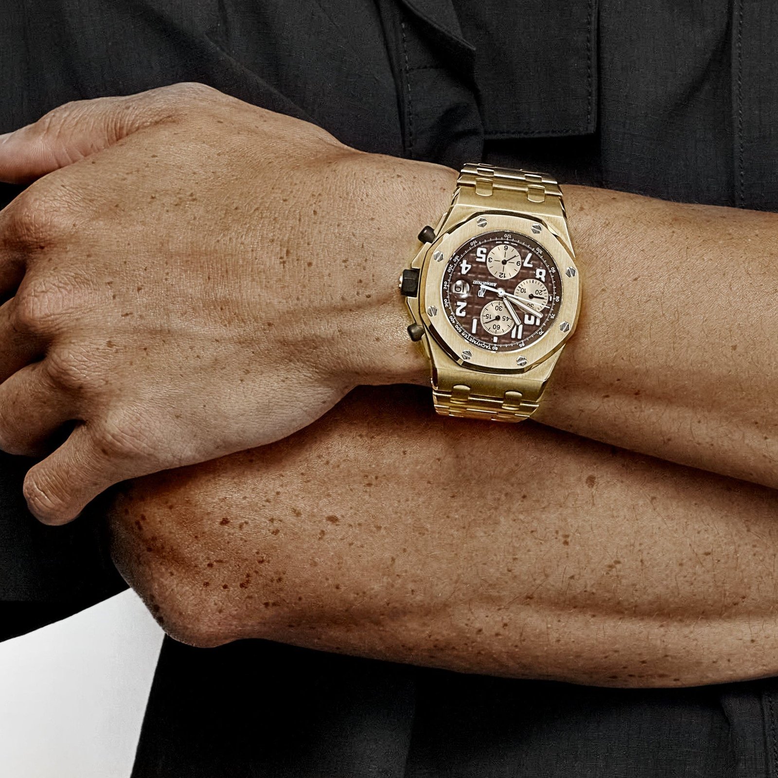 Audemars P1g*et Royal Oak Offshore Chronograph 26007BA.OO.D088CR.01 ‘Arnold Schwarzenegger’ Yellow Gold Brown Dial Limited Edition (2004)