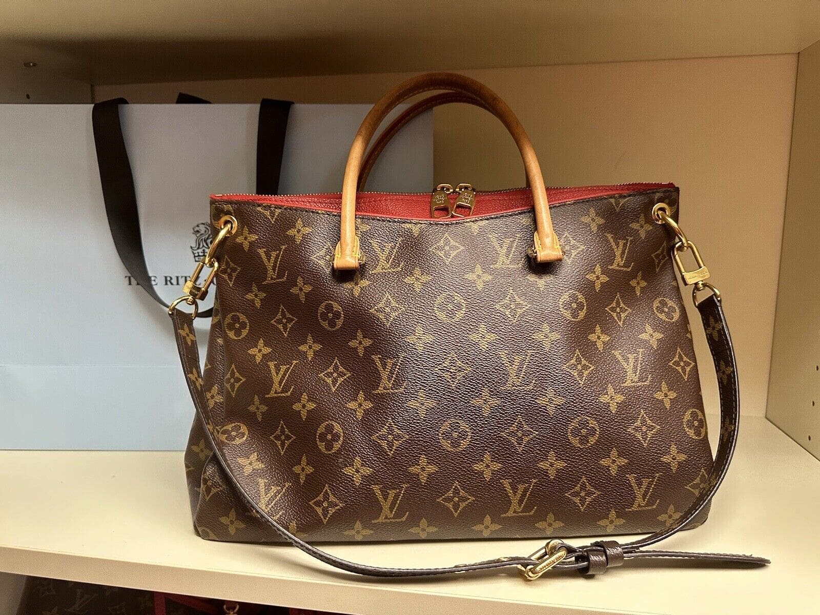 L0vis Vvtt0n Monogram Canvas Pallas M50067 Litchi