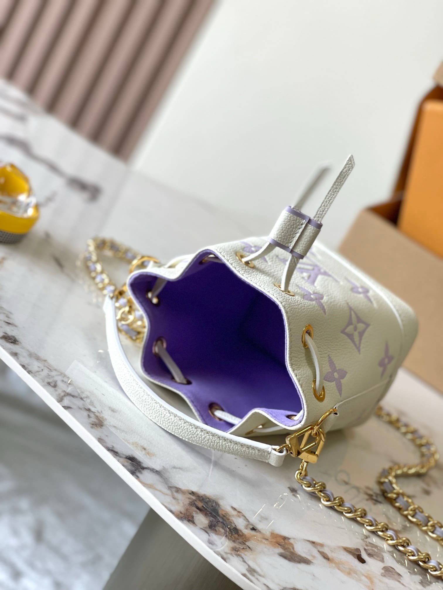 L0vis Vvtt0n M82933 Nano Noé
