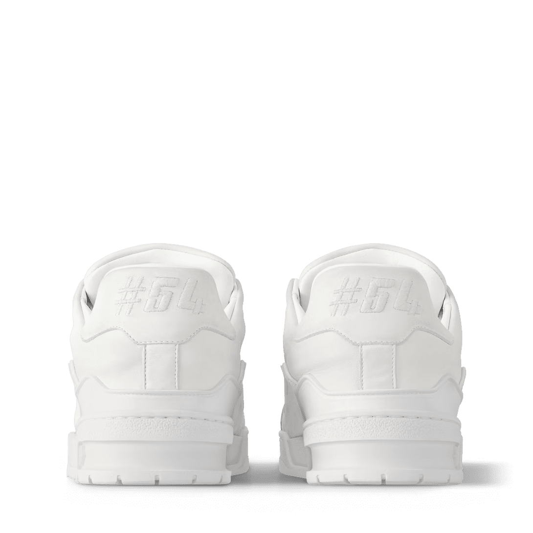 L0vis Vvtt0n 1ADERD LV Trainer Distressed Sneaker