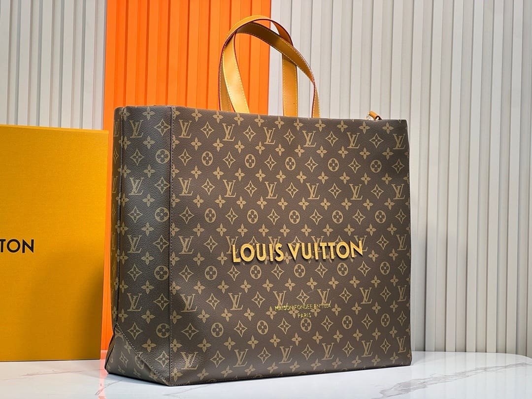 L0vis Vvtt0n Shopper Medium