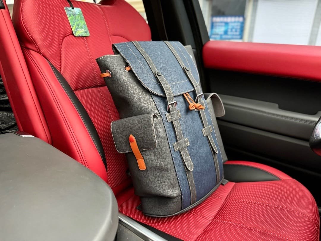 L0vis Vvtt0n Backpack
