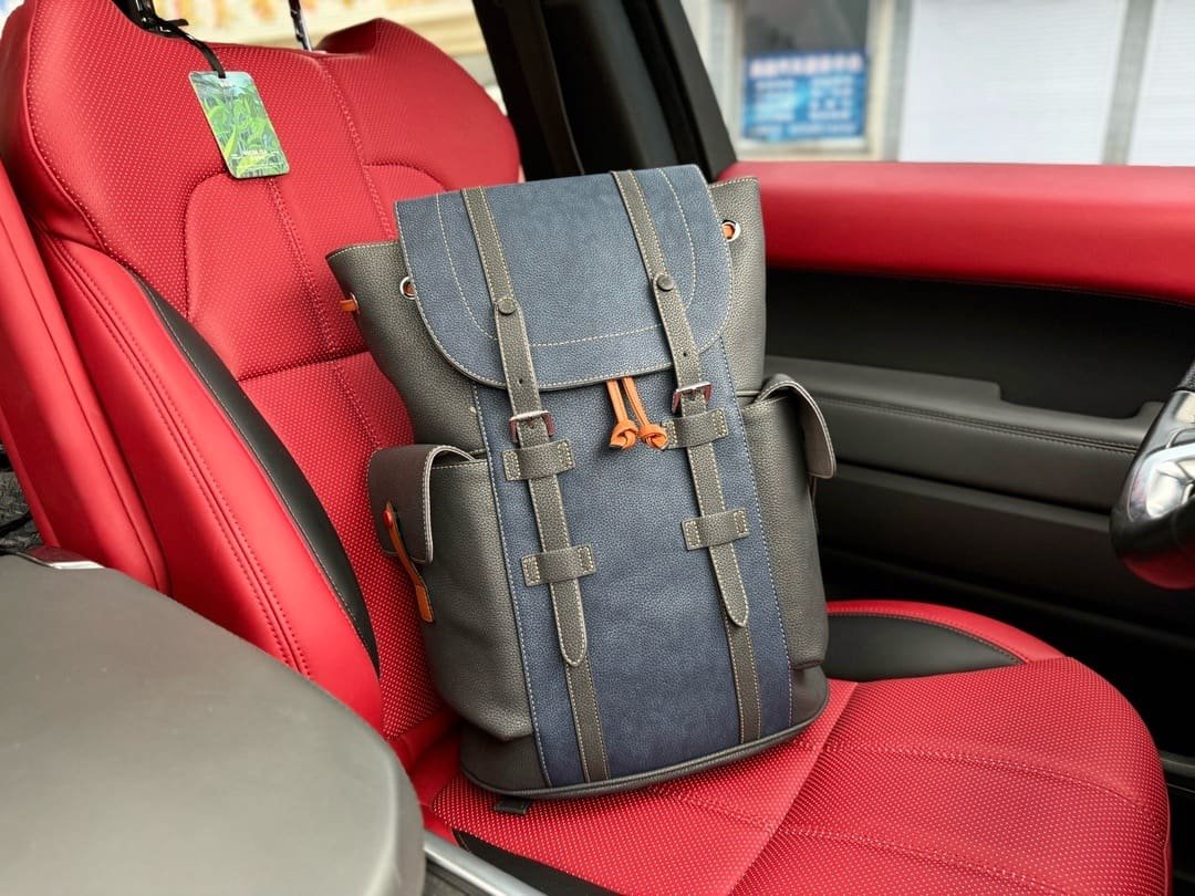 L0vis Vvtt0n Backpack