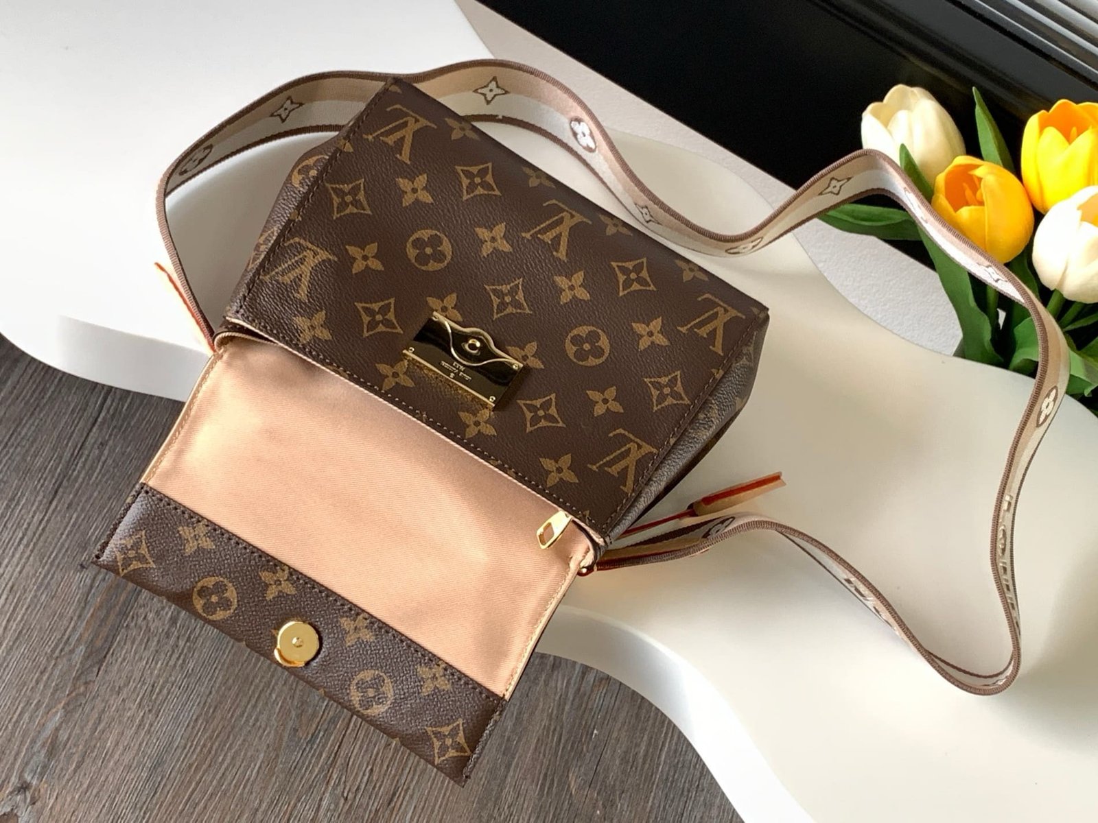 L0vis Vvtt0n M46055 Cluny Mini