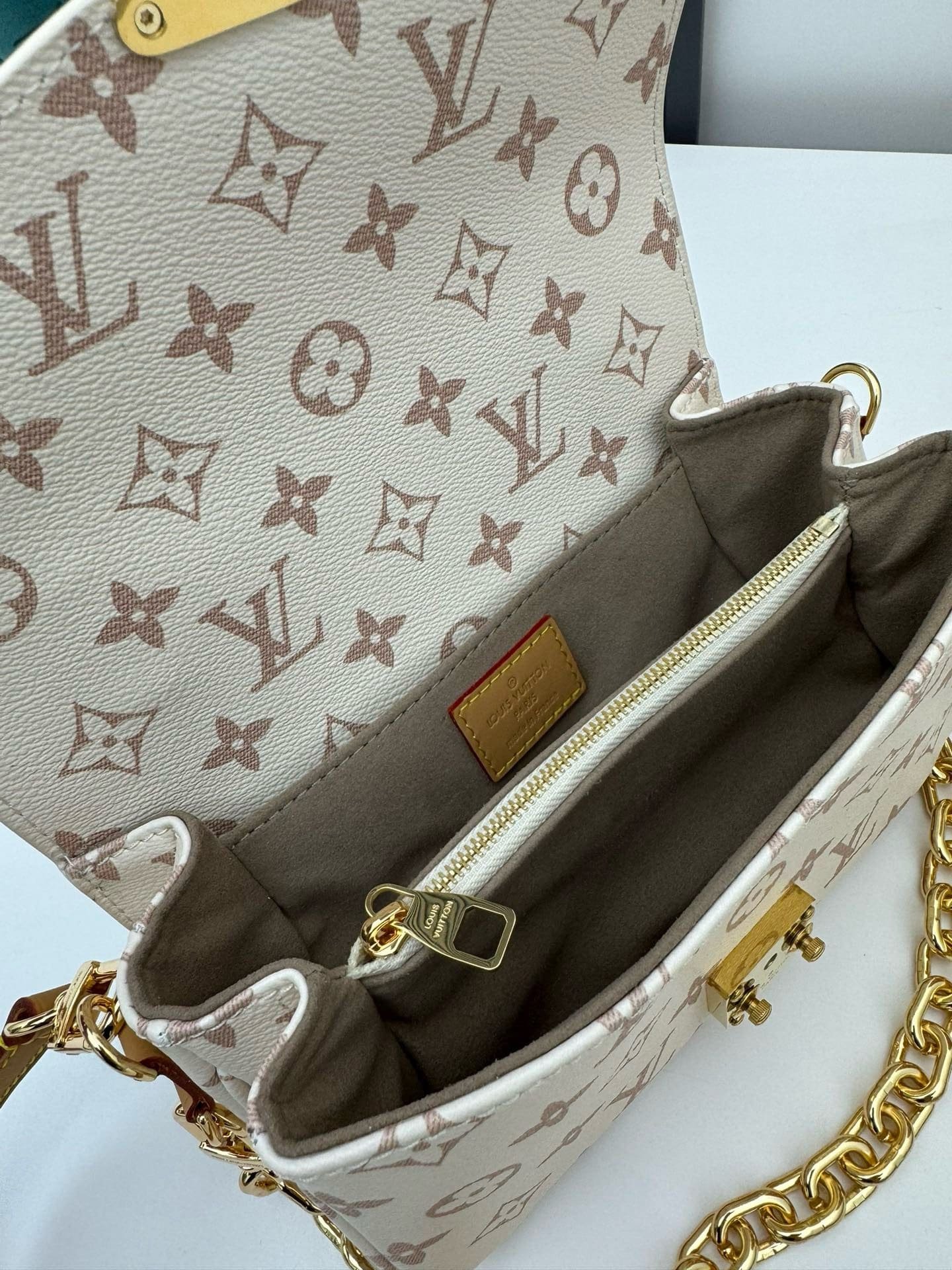 L0vis Vvtt0n M46914 Pochette Métis East West