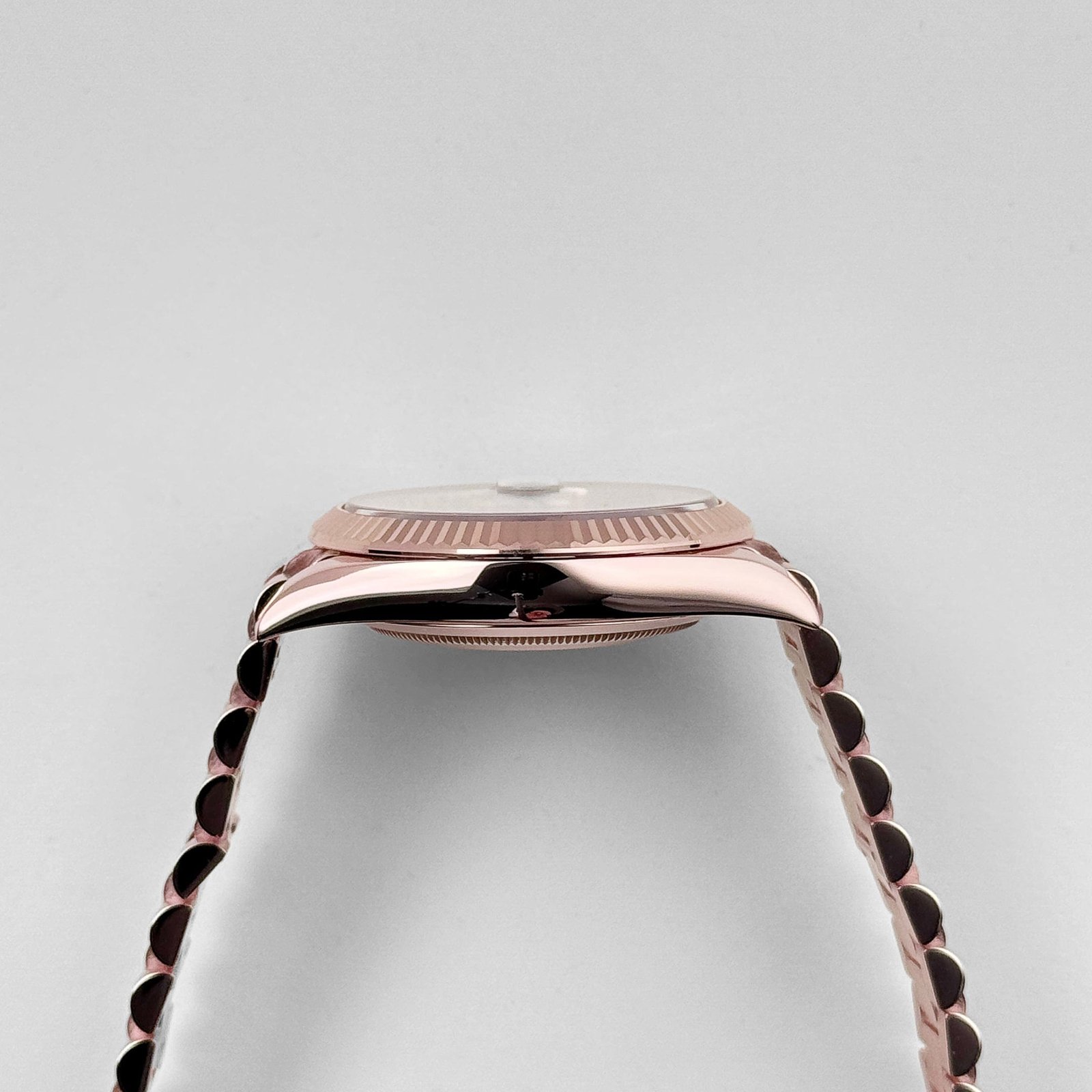 R01ex Day-Date 40 228235 Rose Gold Chocolate Roman Dial (2024)