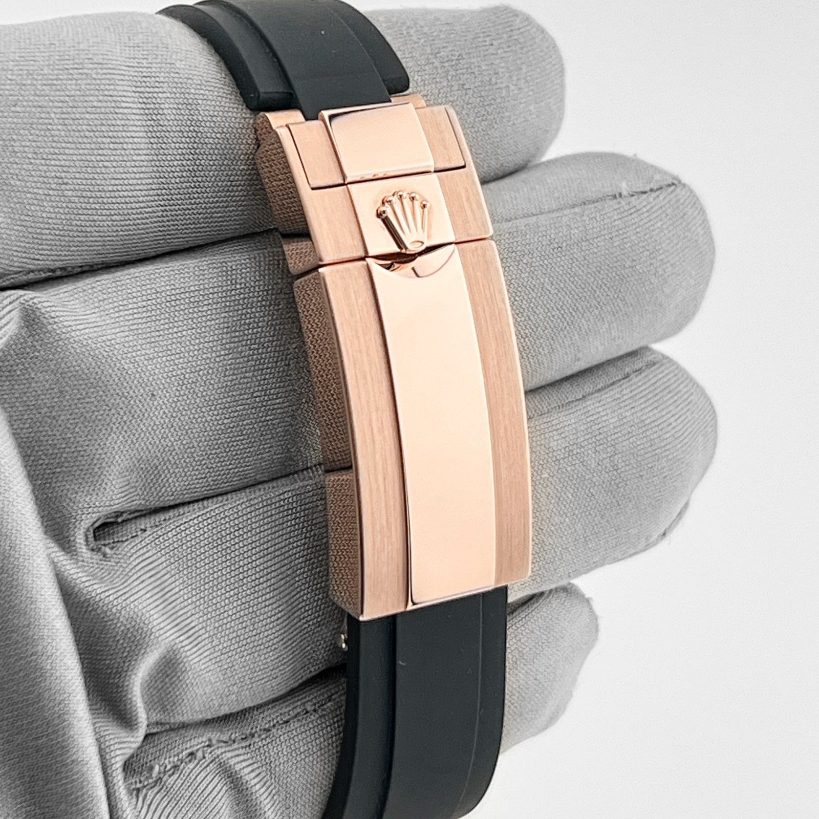 R01ex Yacht-Master 40 126655 Rose Gold Black Dial (2023)