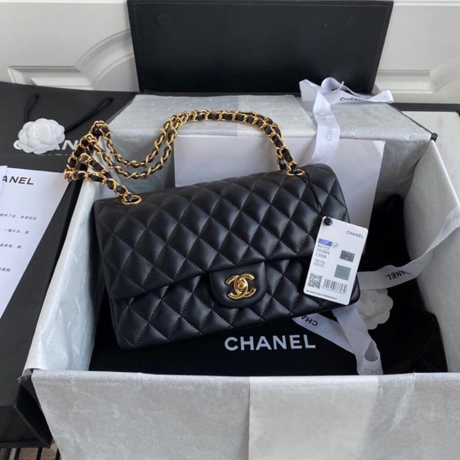 Ch**el CLASSIC HANDBAG Lambskin & Gold Metal