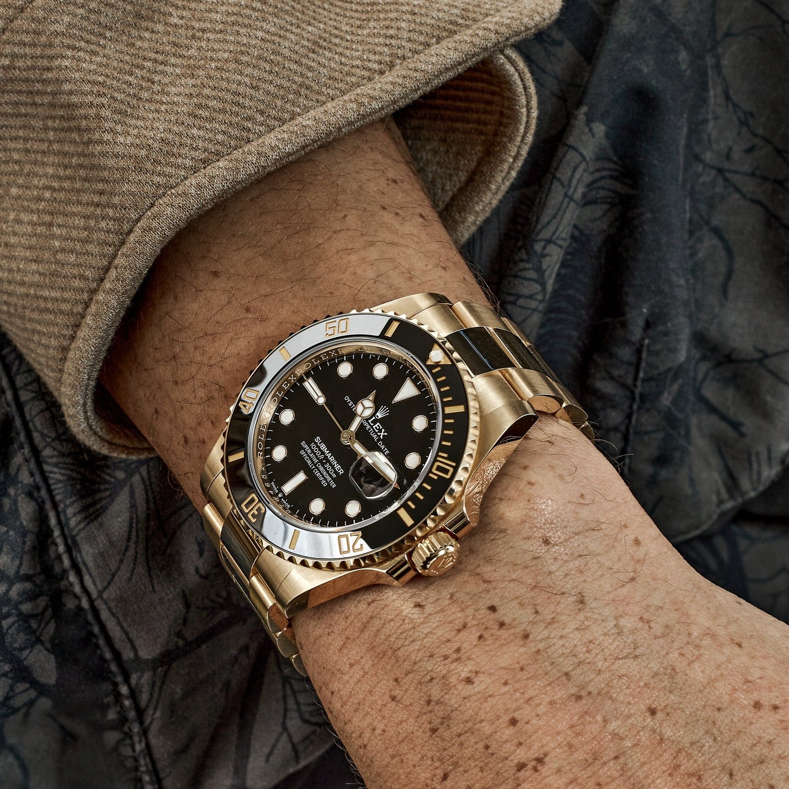 R01ex Submariner Date 126618LN Yellow Gold Black Dial (2022)