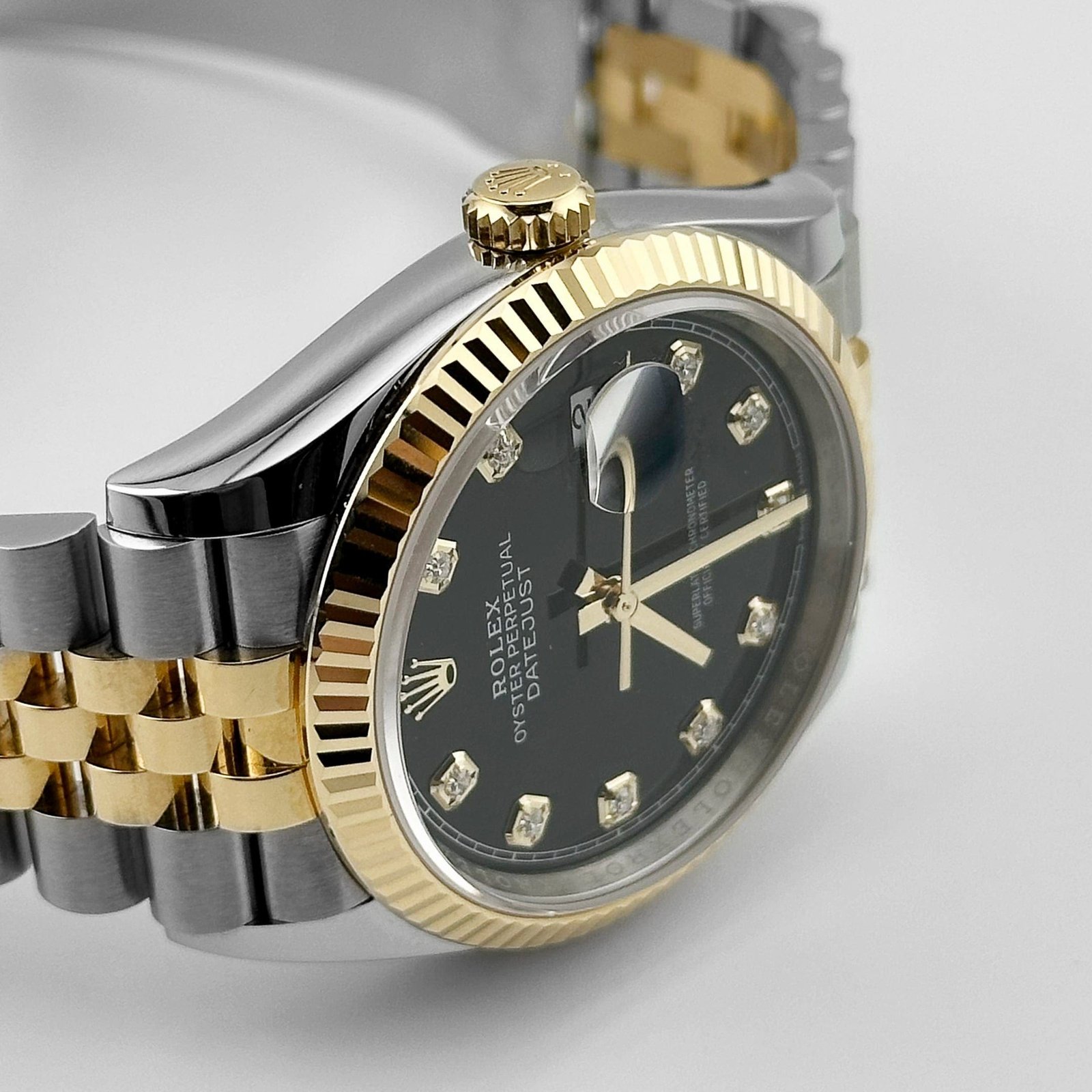 R01ex Datejust 36 126233 Stainless Steel Yellow Gold Black D1am0nd Dial Jubilee (2024)