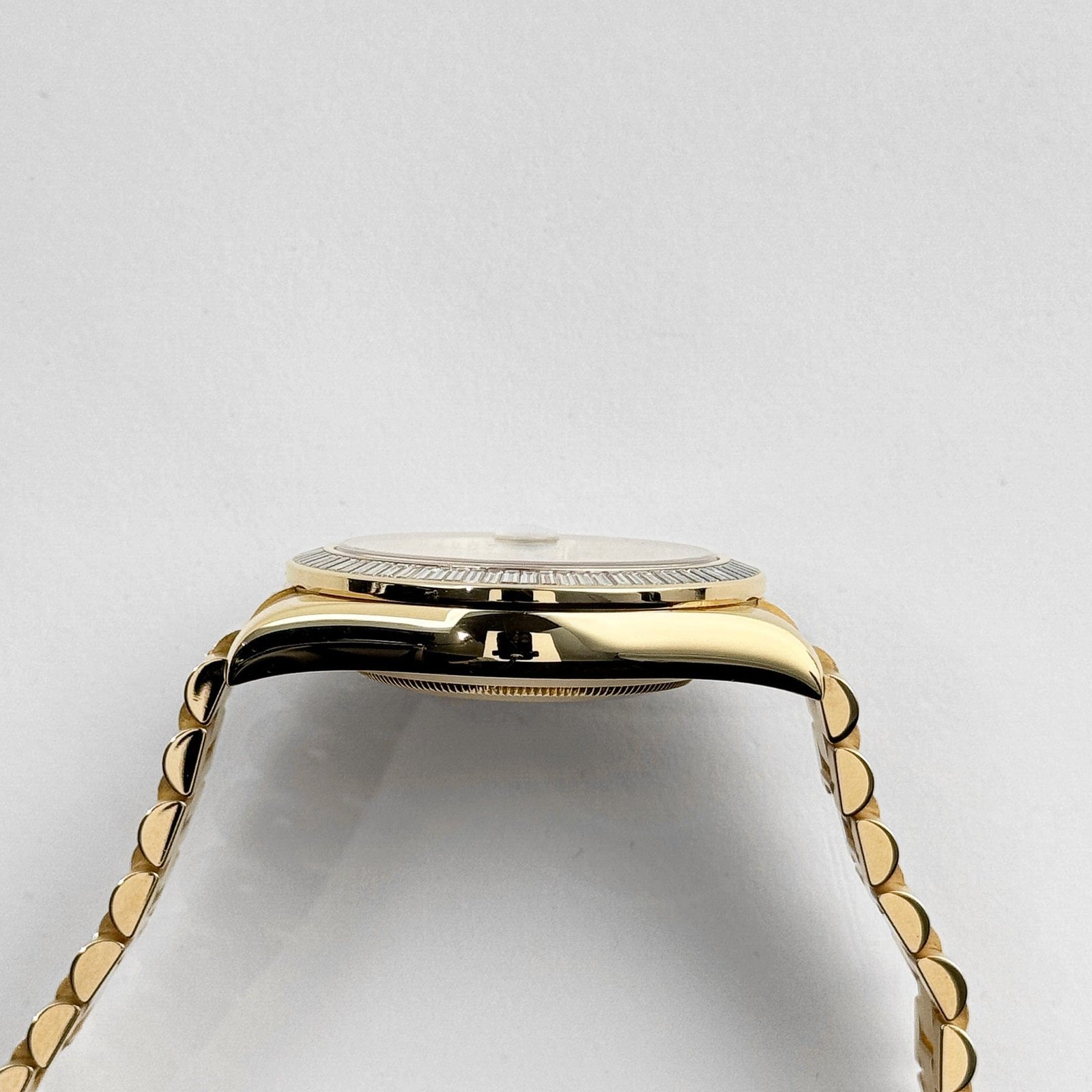 R01ex Day-Date II 218398 Yellow Gold Champagne Dial D1am0nd Bezel