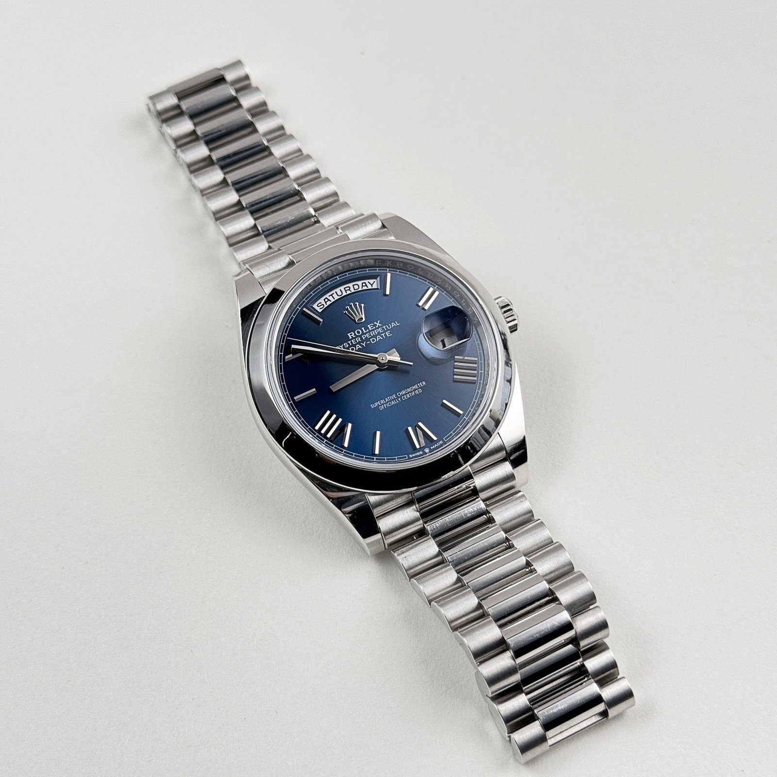 R01ex Day-Date 40 228206 Platinum Blue Dial (2022)