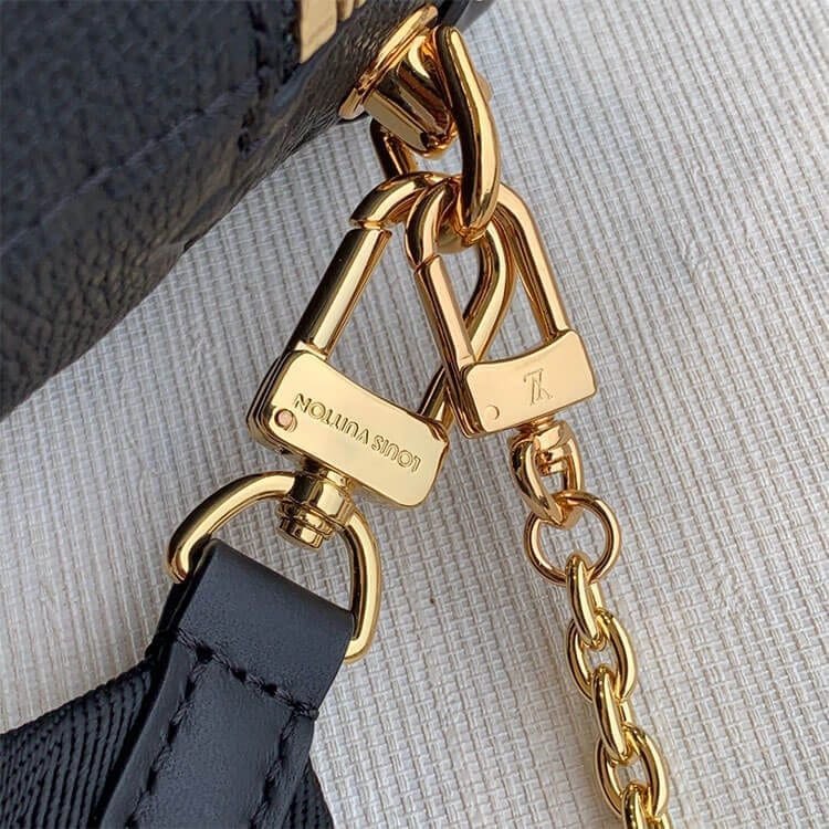 L0vis Vvtt0n Petite Malle Souple Handbag M45393