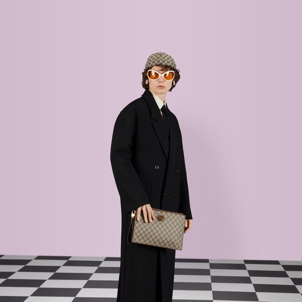 Gvc*1 POUCH WITH INTERLOCKING G