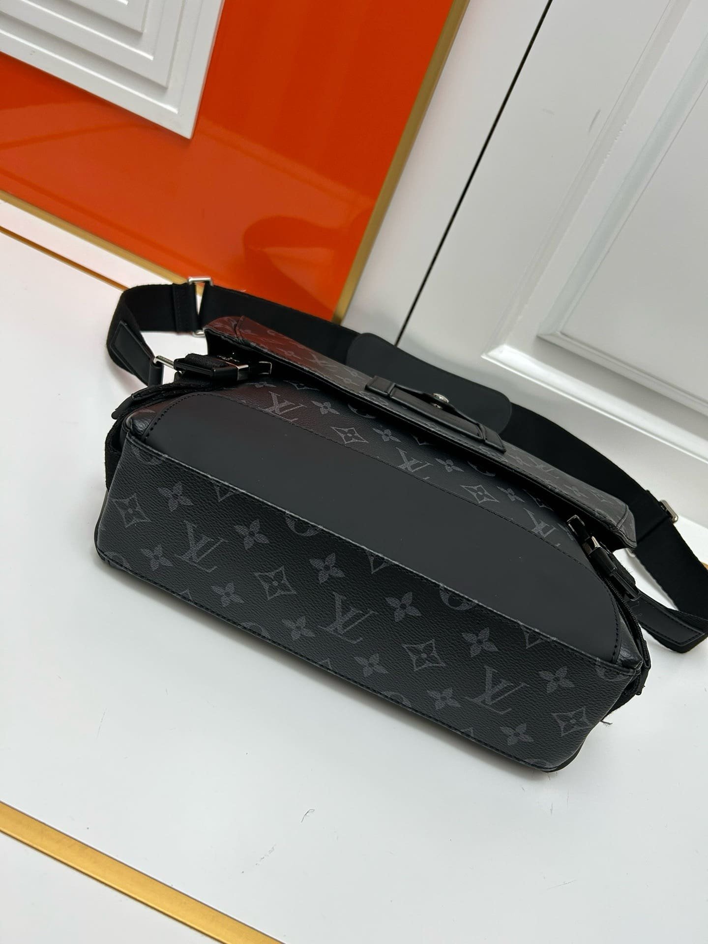 L0vis Vvtt0n Messenger MM Voyager M40510