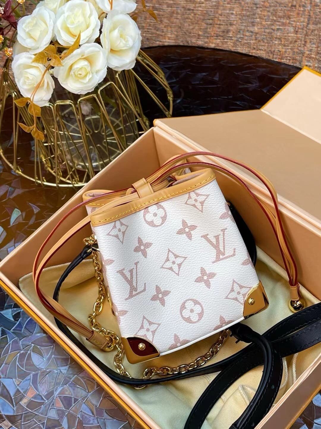 L0vis Vvtt0n M83227 NOÉ PURSE LV CHARMS handbags