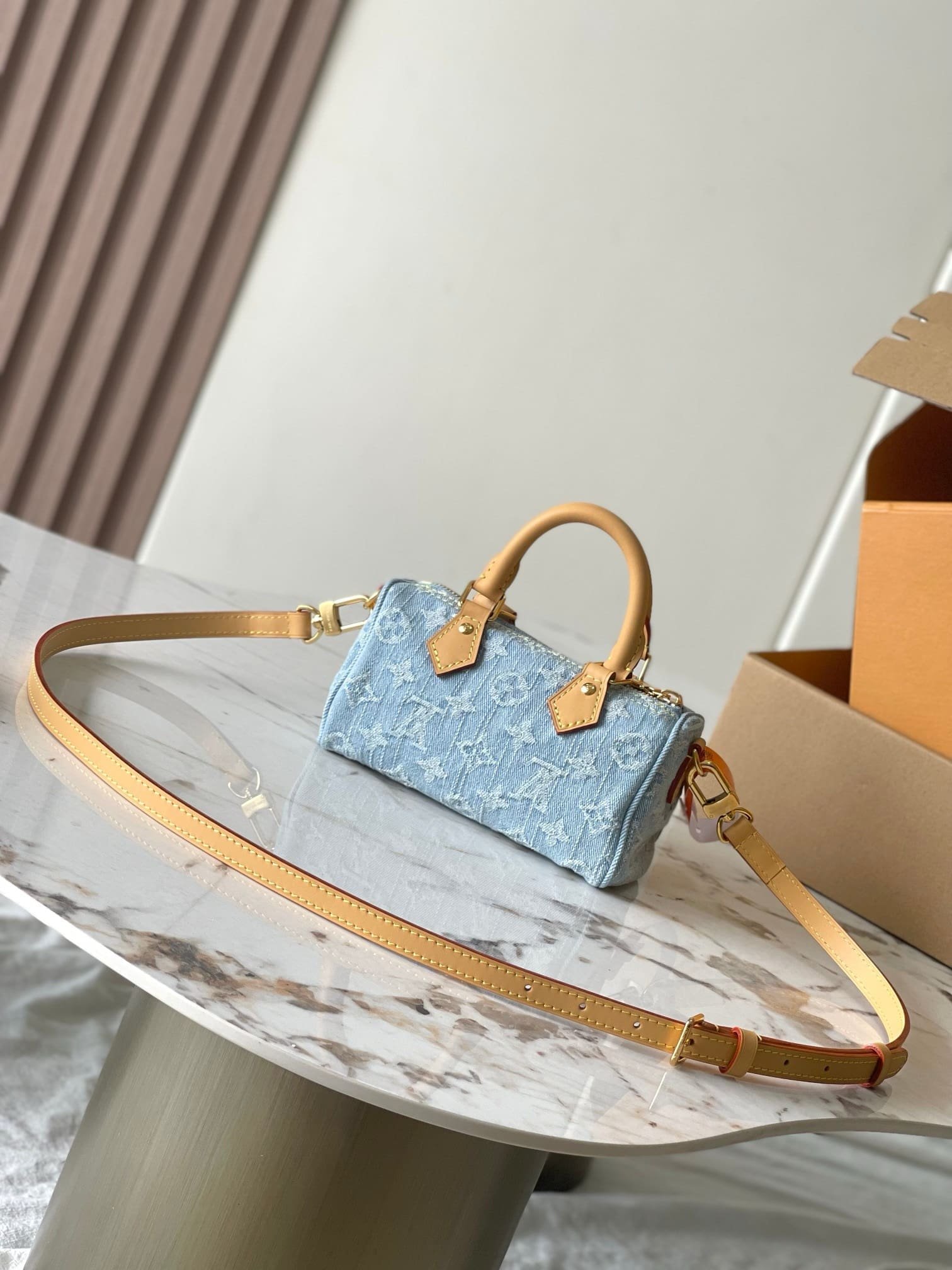 L0vis Vvtt0n M11212 Nano Speedy